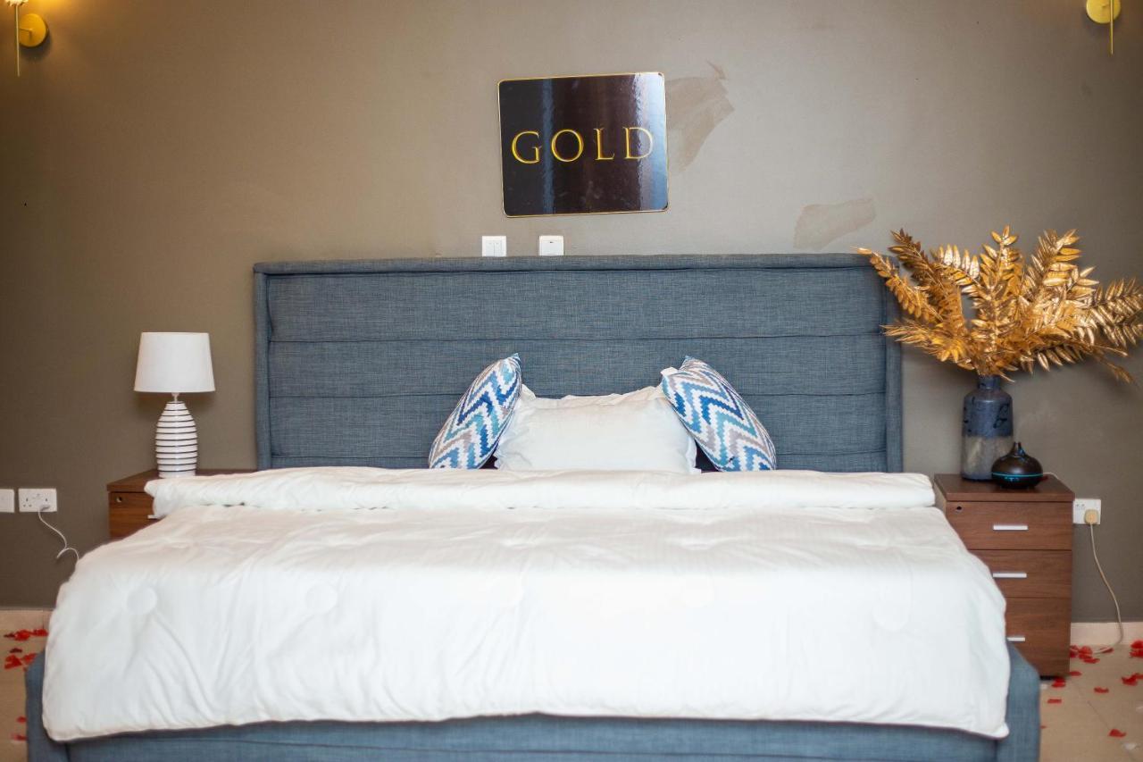 Piano & Gold Collections, Peduase Hotel Peduasi ภายนอก รูปภาพ